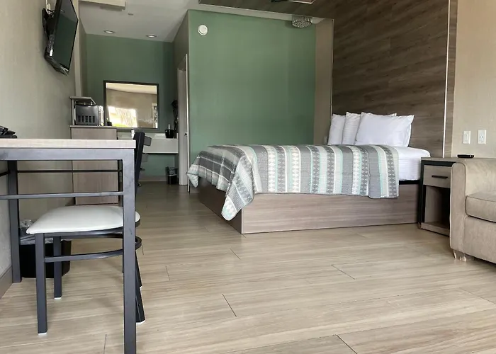 Deluxe King Suite